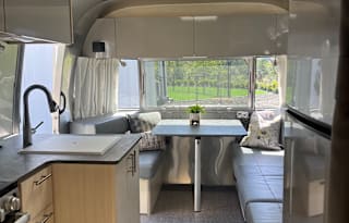 2022 Airstream RV Flying Cloud 25FB
