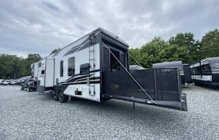 2019 Grand Design Momentum M-Class 349M