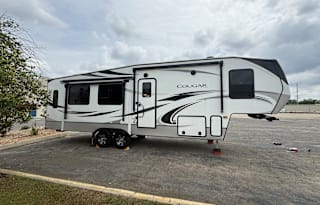 Cougar Cove 5th Wheel