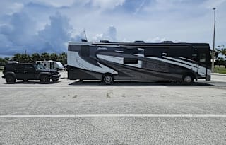 Hit The Road In This Family Friendly Berkshire XL