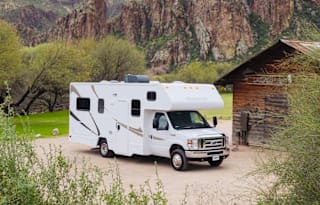 2020 Winnebago Minnie Winnie 25’
