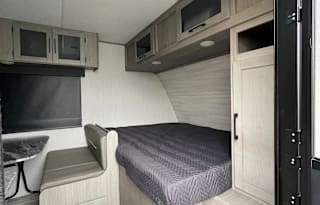 NEW Dutchman Kodiak Cub 175BH (Never rented)