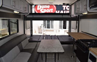 Firestorm - Lrg Bathroom, Deck, Sleeps 2 Couples +