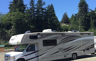 Beautiful 2018 Class C- Family / Pet Friendly!