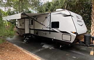 Impressive Family favorite RV! 3 slides 3 TV’s