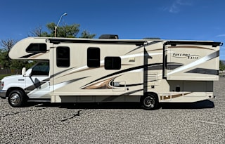 *New Listing* 2016 Thor Freedom Elite 29FE