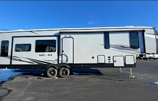 2022 Sierra 3660MB 5th wheel