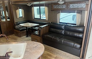 2017 Gulf Stream RV Conquest 30FRK