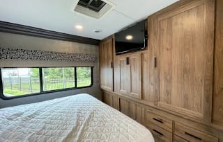 2021 Forest River - Sunseeker Floorplan: 3010DS
