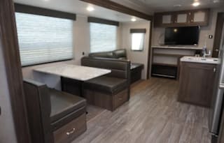 2021 East to West Della Terra 271bh