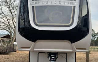 lUXURY Cedarcreek377BH