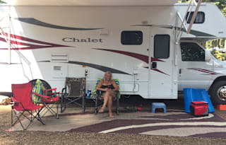 2013 Winnebago Chalet 31RJ