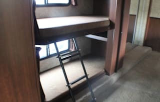 2014 Fleetwood Bounder 34b