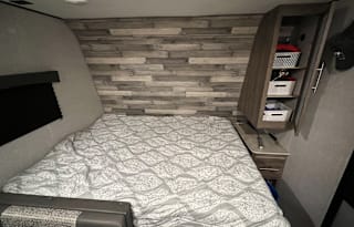 2022 CrossRoads RV Zinger Lite ZR18BH