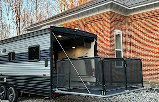 ToyHauler 2021 FR Cherokee Grey Wolf 26RR