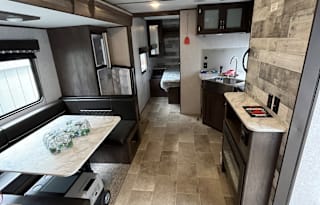 2021 Dutchmen RV Coleman Lantern Series 242BH