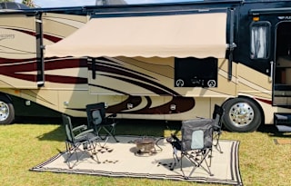 King Suite W/PVT Bunkhouse in the Sunshine State