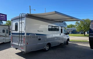2021 Winnebago Navion 24D