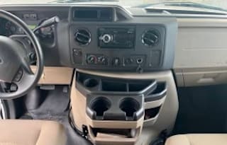 2018 Thor Motor Coach Four Winds, Sleeps 6/25ft