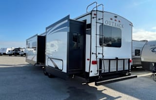 2018 Keystone RV Outback 332FK