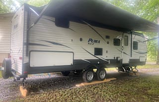 Queen privacy with extra sleeping capacity!
