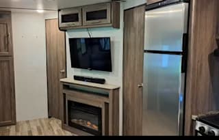 TWO Bathroom, FULLY EQUIPPED home away from home!