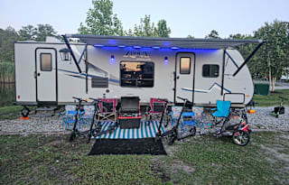 2017 Apex Ultra-Lite 28LE by Coachman