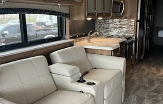 2021 Fleetwood RV Flair 35R