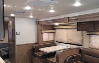 "Right Size" Class A. Sleeps 7 & Easy to Drive