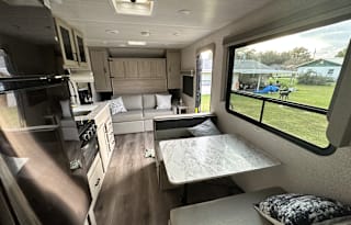 2022 EAST TO WEST Alta 2100MBH
