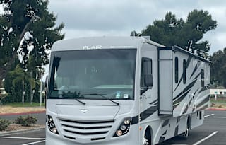 Rick and Cindy's 2023 Fleetwood Flair 32N