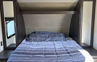 2018 Forest River RV Wildwood X-Lite 221BHXL