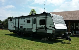 Clark's Comfy Camper-sleeps 9