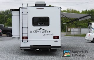Home onWheels Harvey the RV 2024 EastTOWestEntrada
