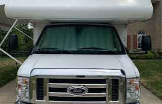 Thor Majestic 31 foot  Class C Ford E450 Chassis
