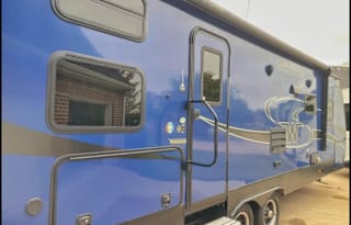 Minnie Blue is a 2018 Winnebago MinniePlus