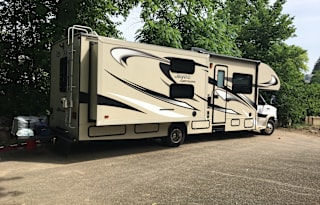 "Wanda" 2015 Jayco Greyhawk 31FS