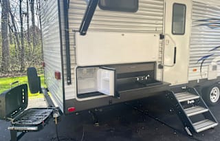 Stocked & Ready***2018 Forest River RV Salem 27DBK