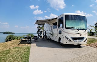 2018 Thor Motor Coach Hurricane 34J