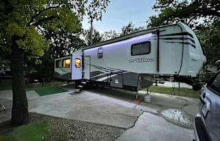 Totally Hitched Fifth-Wheel Adventures