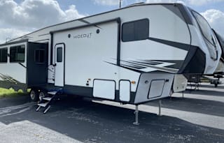 2021 Keystone RV Hideout (Delivery Available)
