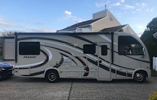 2016 Thor Motor Coach Vegas 25.2 with solar