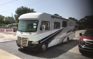 2014 Thor Motor Coach ACE 30 2