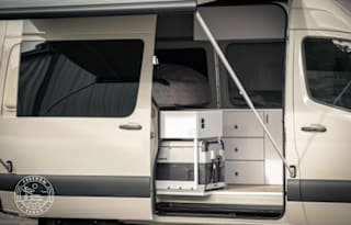 Van Wilder: Mercedes-Benz 4x4 Sprinter
