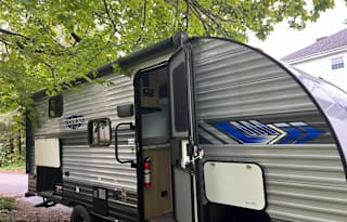 2023 Camper Trailer - Spacious & Fully Equipped!