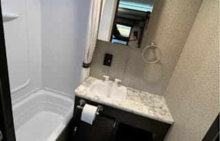 The Tovar's Kid Friendly Bunkhouse with Privacy