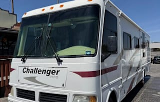 2006 Ford F550 Super Duty Super Cab & Chassis XL