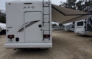 2023 Thor Motor Coach - Axis Floorplan: 24.3 Bunk