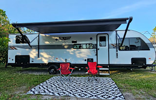 2024 Wildwood X-Lite 273QBXL