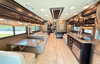 Bershire XLT 45CA Bunks 2 Full Baths